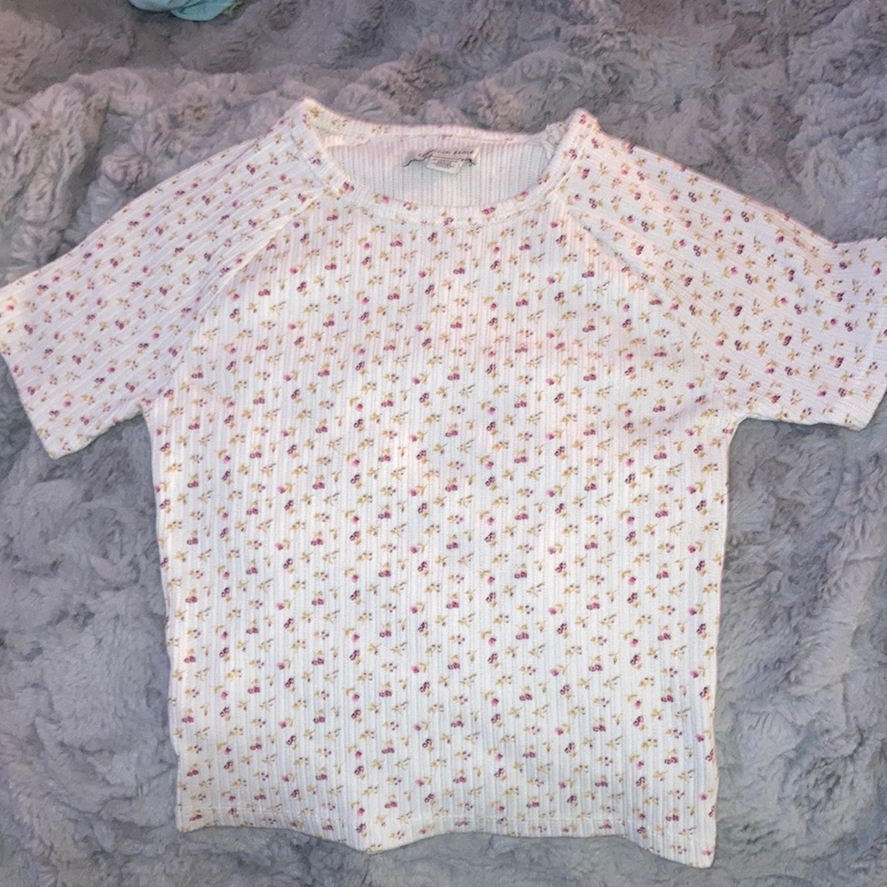 White shirt with flowers 💐 !